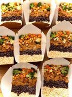 400g - Picadinho de Patinho, Arroz Cateto Integral, Feijão Preto e Mix Selecionado de Legumes