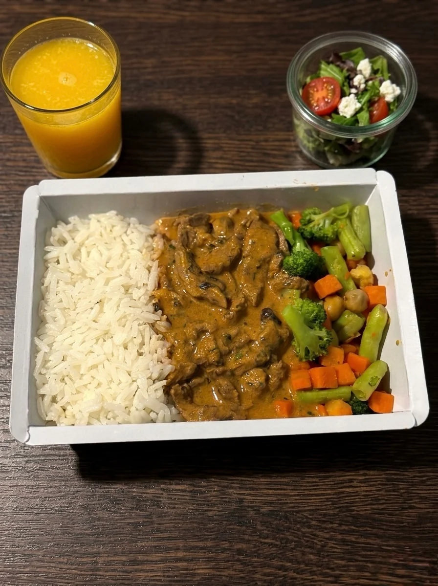 400g - Strogonoff de Patinho, Arroz Branco e Mix Mediterrâneo de Legumes